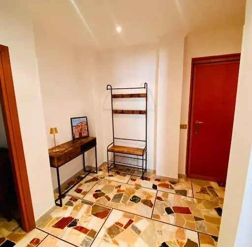 Charming & Quiet With Private Deck Next To Metro *