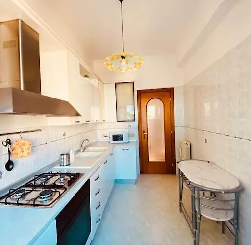 Charming & Quiet With Private Deck Next To Metro * Rzym