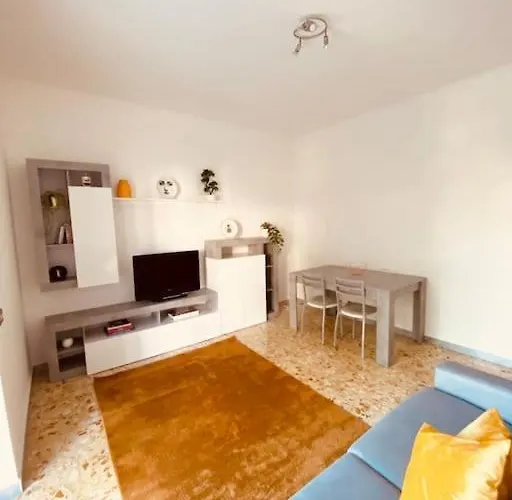 Charming & Quiet With Private Deck Next To Metro Apartament Rzym